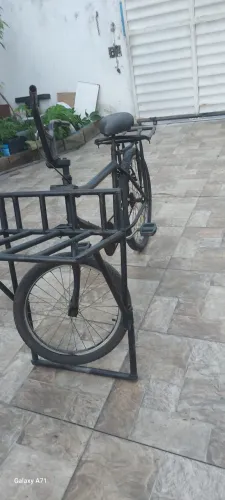 Uma bicicleta carguera