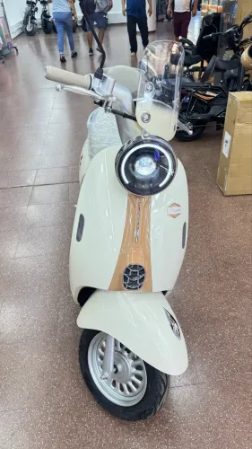 Moto Elétrica Scooter Cappuccino Retrô 800Whats