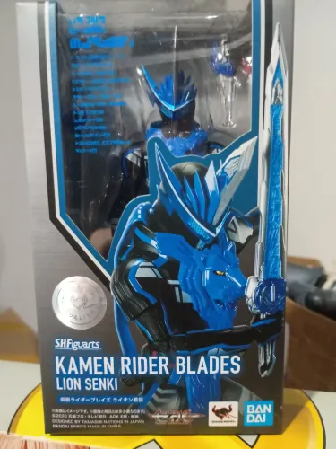 Kamen Rider saber Blades Lion senki sh figuarts Bandai lacrado boneco figura