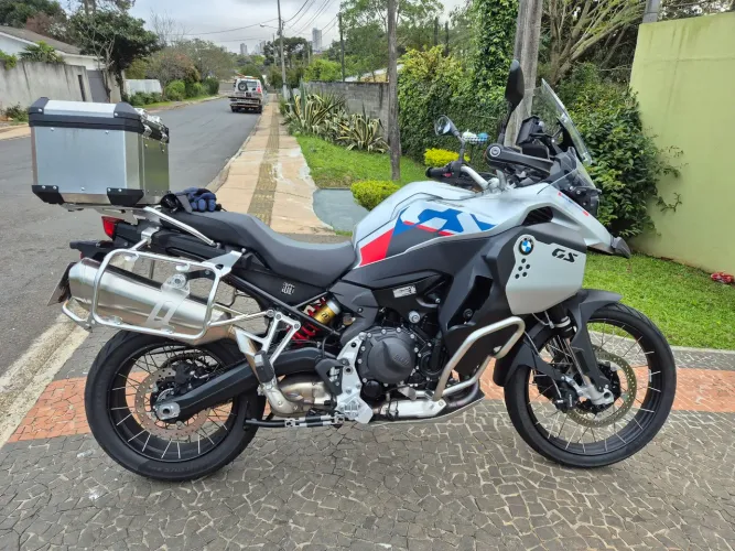 BMW F900GSA plus