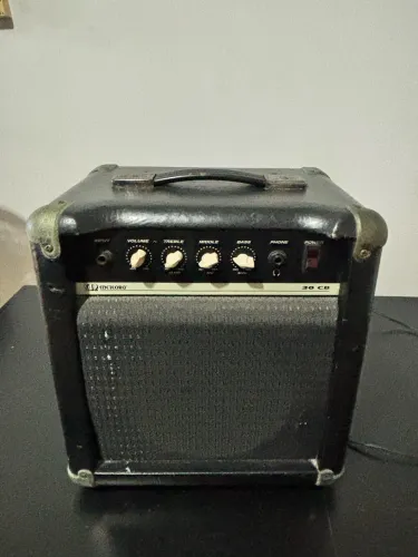 Amplificador de Guitarra Meteoro