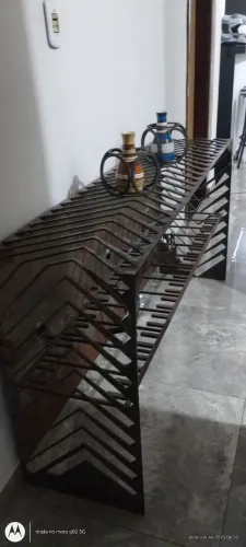 Aparador de metal