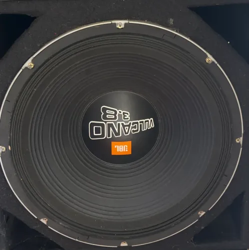 ALTO FALANTE JBL VULCANO 3.8 18?. ? R$ 890 cada tenho 2 unidades