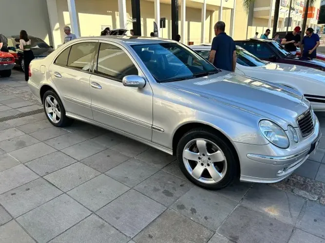 Mercedes-Benz E-500 Elegance/ Avant. 5.0 V8 24V 4P AUT 2004