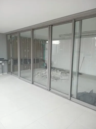 Vendo Porta Balcão Vidro 6,20 x 240mt