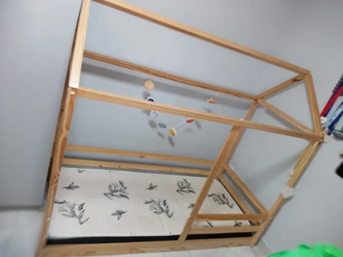 Combo: sofá retrátil+mesa+cama montesoriana