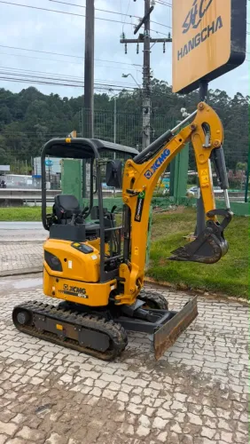 Miniescavadeira XCMG XE17U  