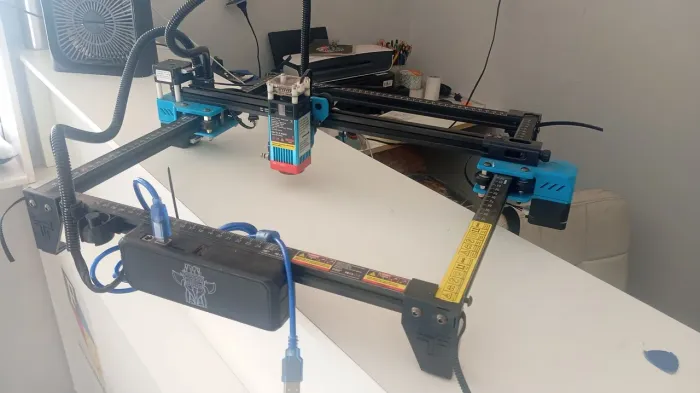 Máquina de recorte e gravação a laser CNC tst-10 - semi nova