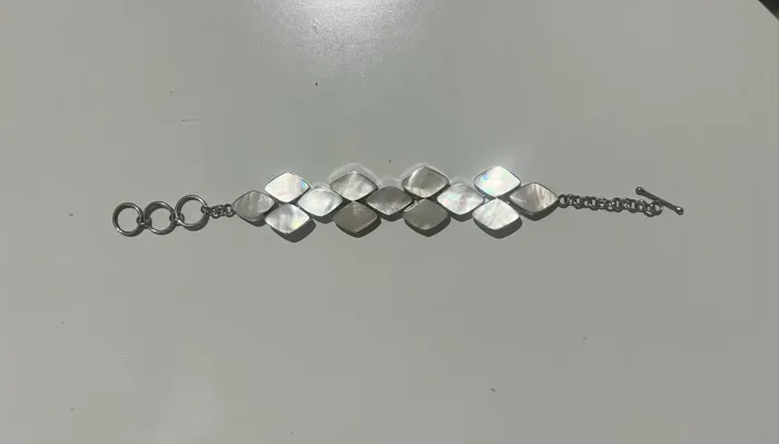 PULSEIRA EM PRATA 925 E MADRE PÉROLA MEDINDO 20 CENTÍMETROS 