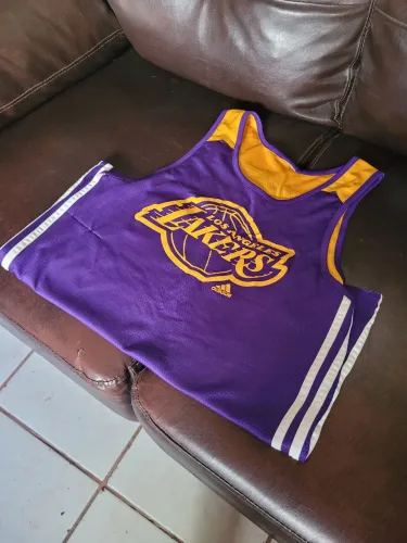 Regata Adidas LA LAKERS Reversível e Regata Adidas OKC