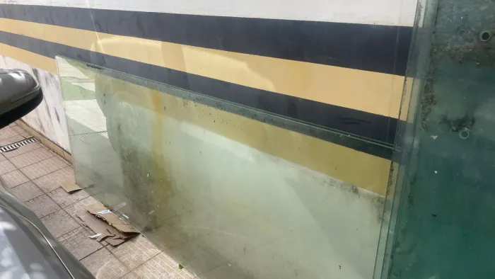 Vidro 3m+ p/ cobertura/portas. Ótimo estado. Preço imperdível. Negócio já! *00