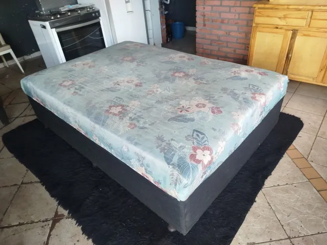 Cama Conjugada Casal USADA ( confortável ) tem marcas de uso