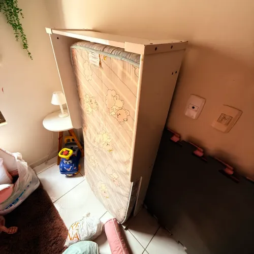 Cama infantil com colchão 