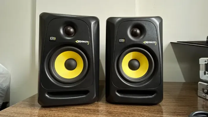 Par de Monitores KRK Rokit 5 G3