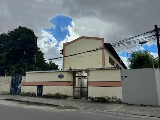 Apartamento para alugar com 1 quarto na Rua Francisco Glicério.