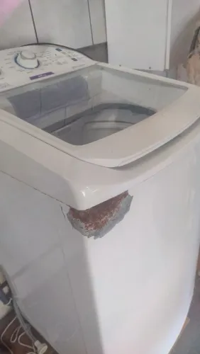 Máquina de lavar roupas 9kilos, vende para uso ou pra pega peças 