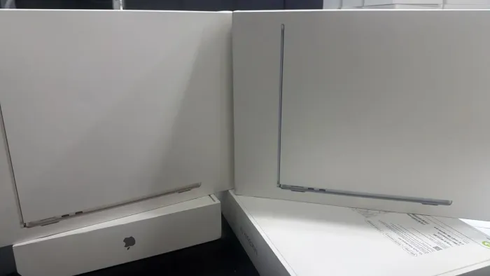 MacBook M5 512GB 15 Polegadas lacrado 1 ano de garantia Apple loja física BH