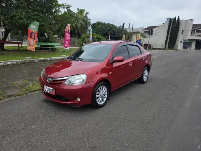 Toyota Etios XLS Sedan 1.5 Flex 16V 4P Mec. 2013