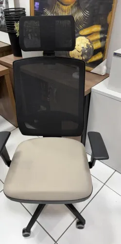 Cadeira Executiva de Escritorio Semi Nova