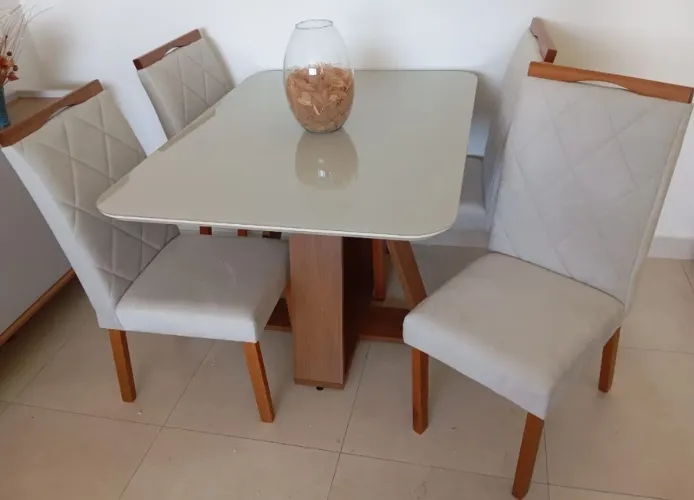 Mesa de jantar lolys 120x90 com 4 cadeiras 