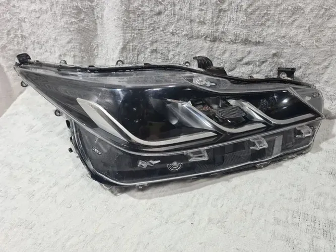 Farol corolla XEi 20/22 Direito