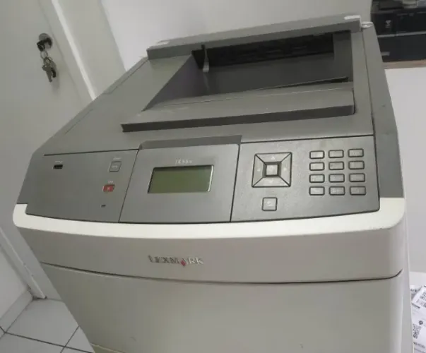 Impressora Laser Lexmark T650 usada para retirada de peças