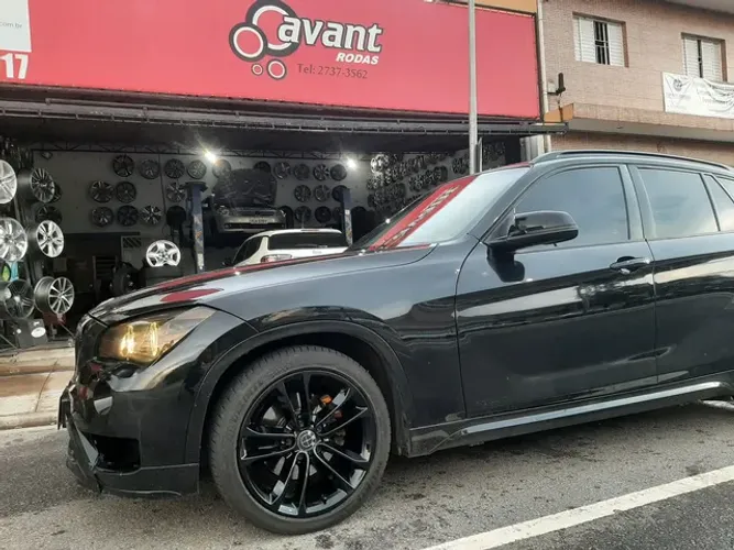 Desmontagem e montagem de pneus em carros blindados nacionais e importados