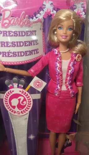 Barbie Collector 2001 Presidente Nova na Caixa Lacrada Articulada da Mattel Raridade