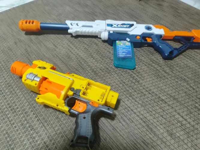 Pistolas Nerf e X-Shot