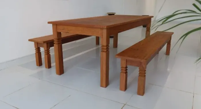 Conjunto Mesa com 2 Bancos em Madeira Maciça