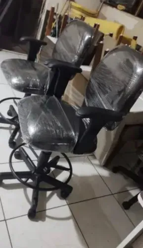 cadeira para atendimento, caixa de supermercado ou famarcia