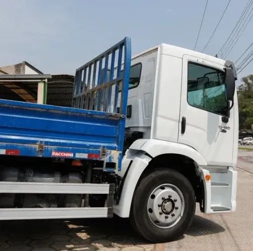 Fretes Caminhão toco carroceria 