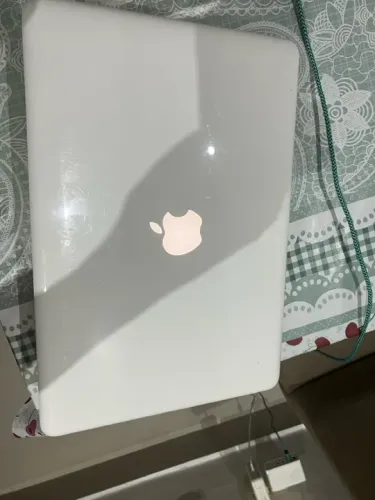 MacBook white mid 2010 muito novo 