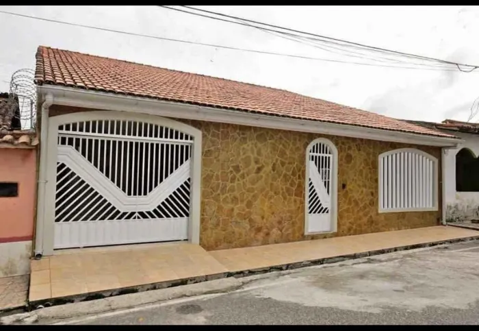 CASA A VENDA NO SANTO ANTÔNIO