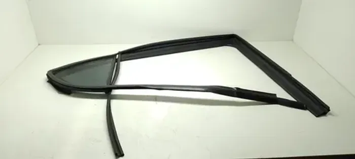 Vidro Fixo Vigia Traseiro Direito Jac J3 2010 A 2015
