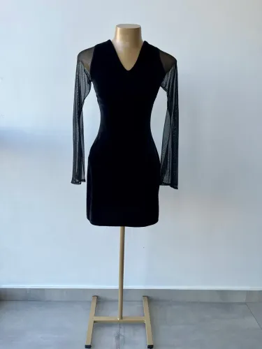 Vestido Preto em veludo, marca SPOOKIES (SP)