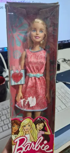 Boneca Barbie Loira Vestido rosa com anel de brinde nova