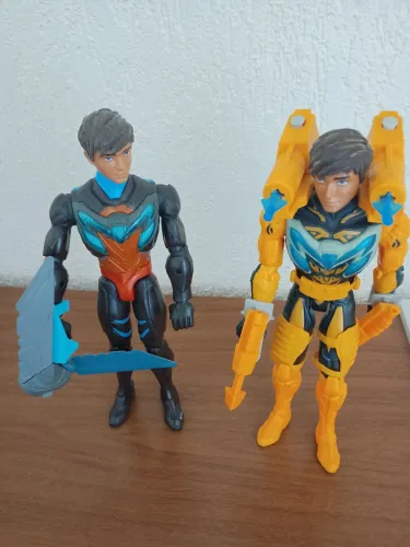 Vendo Bonecos Maxsteel