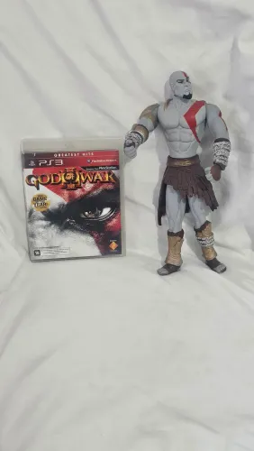 Figura Kratos God of War III mais jogo original item para colecionadores