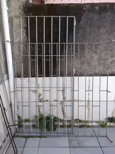 Grade porta 1,80 x 90 por 300reais.