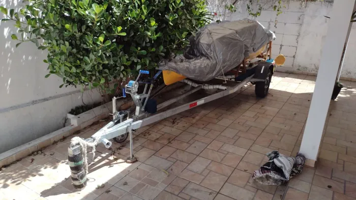 Carreta marinizada 5,50 para veleiro, barcos, jet ski ...