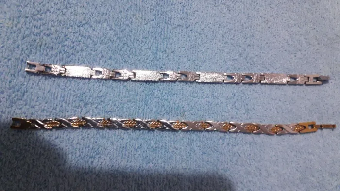 VENDO 2 PULSEIRAS BIJOUTERIAS 