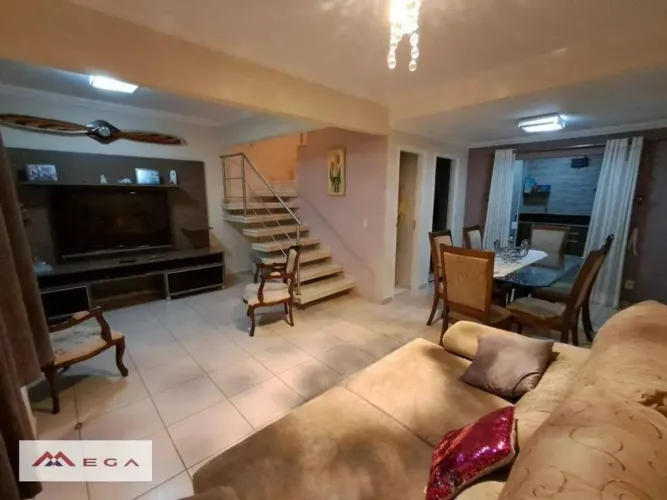 Casa com 3 dormitórios, Condomínio Village de Córsega por R$ 905.000 - Parque Rural Fazend