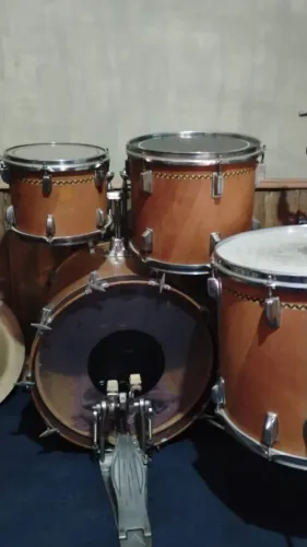 Bateria Custom 4 peças - Ótimo instrumento.