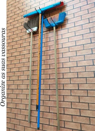 Suporte para vassouras