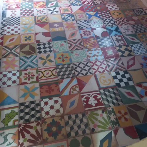 LADRILHOS HIDRAULICOS,20CM×20CM,DE SEGUNDA LINHA,NA OFERTA