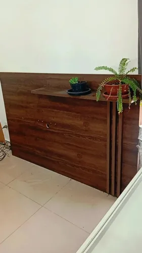 Painel de TV - Madeira Escura - Espaçoso e Estiloso!