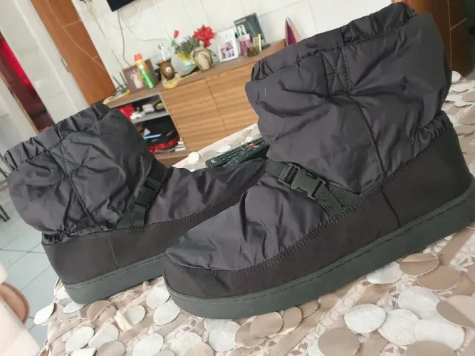 " BOTA ZARA , NOVA,42/43, ALCOCHOADA,,V/TROCOporTênis""