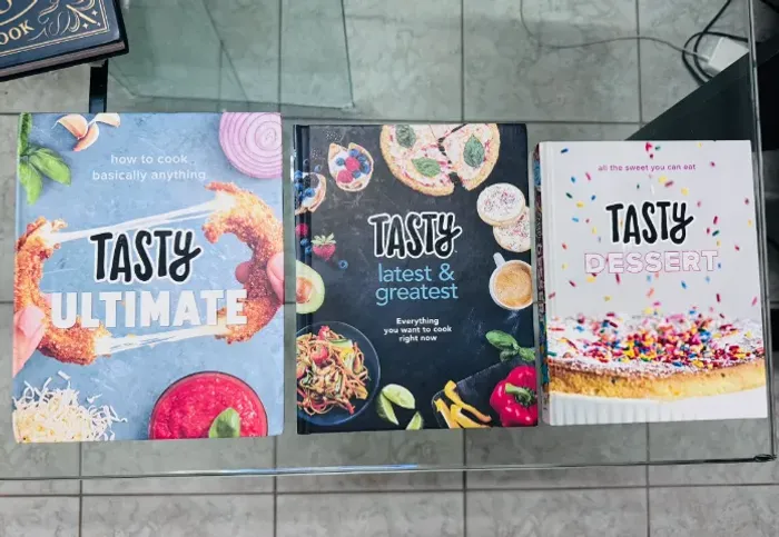 Kit de 3 Livros Decorativos Tasty Receitas