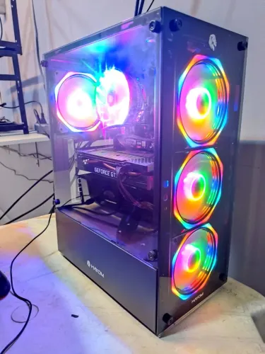 PC Gamer HAYOM com LED RGB